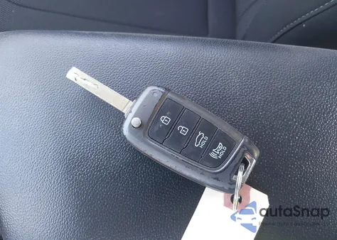 2022 Hyundai Elantra Se z USA, uszkodzony, nr VIN KMHLL4AG1NU240905